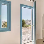 Kamara House - 200m From Port *