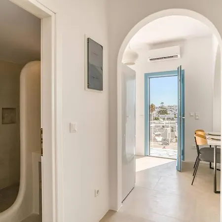 Kamara House - 200m From Port *