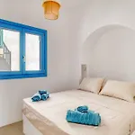 Kamara House - 200m From Port