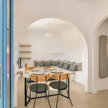 Kamara House - 200m From Port