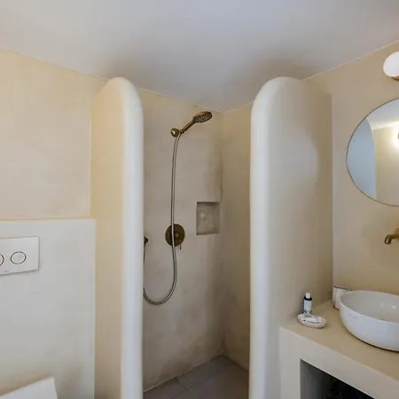 Kamara House - 200m From Port Naousa (Paros)