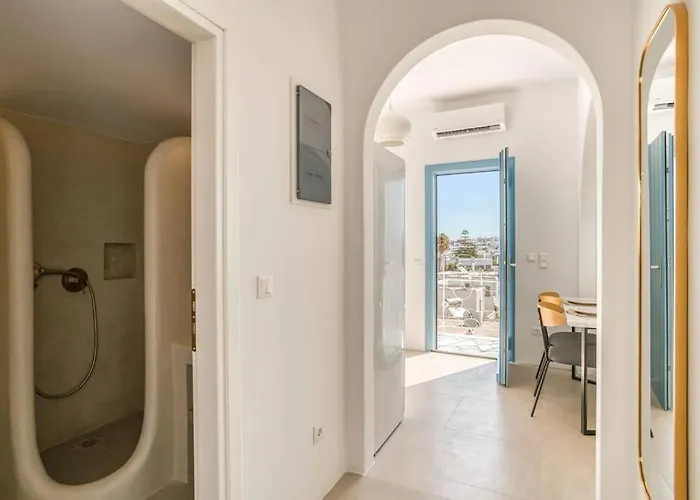 Kamara House - 200m From Port *