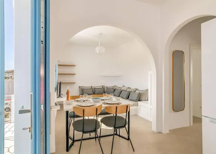 Kamara House - 200m From Port