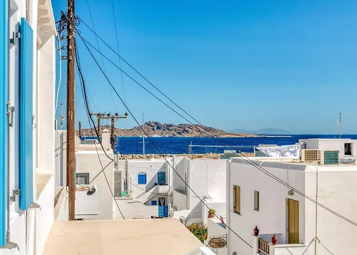 Kamara House - 200m From Port Apartmán